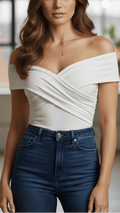Luna | Sleeveless V-Neck Pleated Blouse
