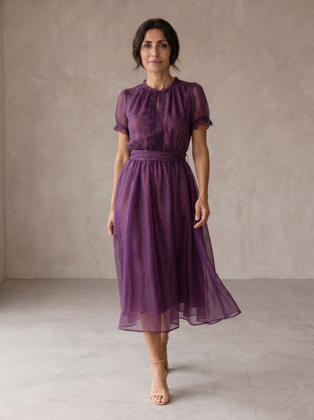 LL™ | Flavia Maxi Dress with Keyhole Neckline & Lace Trim